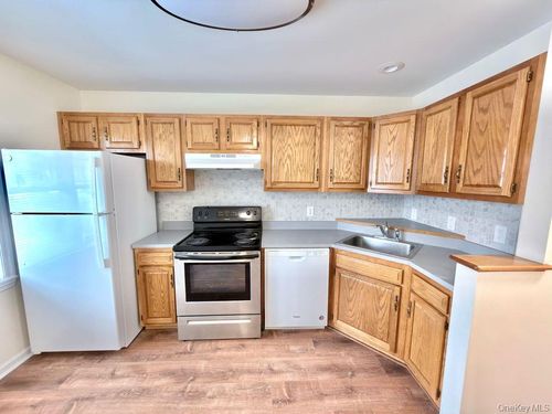 4-1870 Baldwin Road, Yorktown, NY, 10598 | Card Image