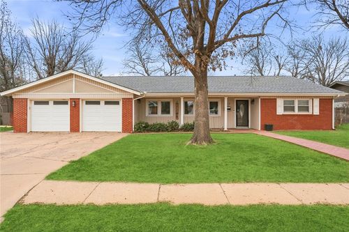 213 Mockingbird S Drive, Altus, OK, 73521 | Card Image