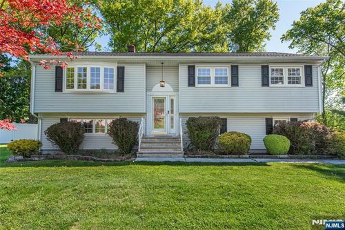 6 Beaumont Pl, Whippany, NJ, 07981-1305 | Card Image