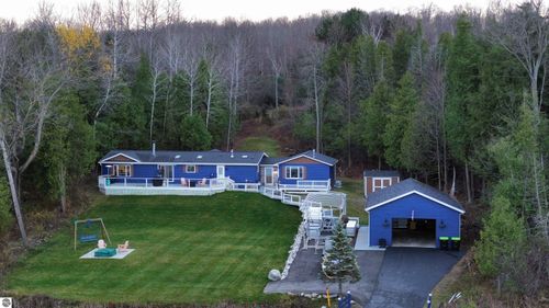 4136 Lakeshore Rd, Boyne City, MI, 49712-9676 | Card Image