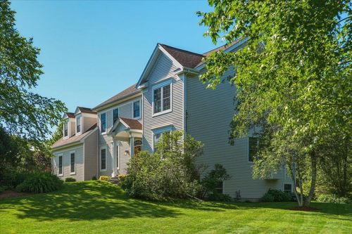 230 Brennan Woods Dr, Williston, VT, 05495-8902 | Card Image