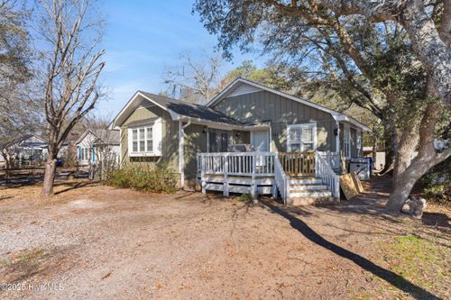 144 Ne 6th Street, Oak Island, NC, 28465 | Card Image