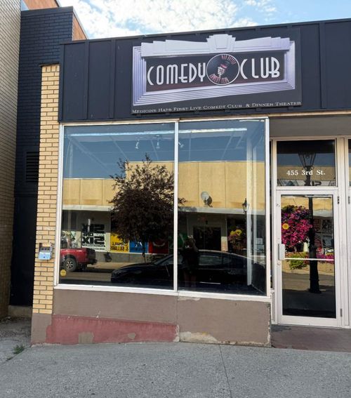 {{alt}} | Card Image