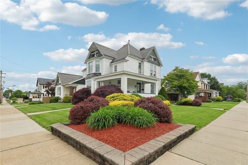 134 4th St, Ellwood City - LAW, PA, 16117 | Card Image
