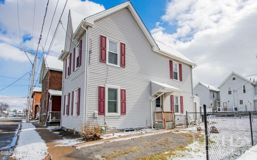 17 W Lincoln Ave, S Williamsport, PA, 17702-7357 | Card Image