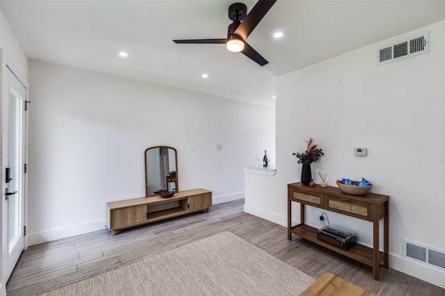 APT-105 - 1200 E 52 Nd St, Condo with 1 bedrooms, 1 bathrooms and 1 parking in Austin TX | Image 16