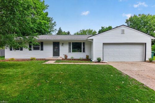 313 Dutch Mill Dr, Flushing, MI, 48433-2185 | Card Image