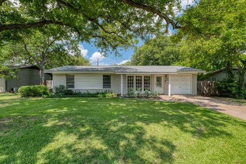 8202 Polar Dr, Austin, TX, 78757-8323 | Card Image
