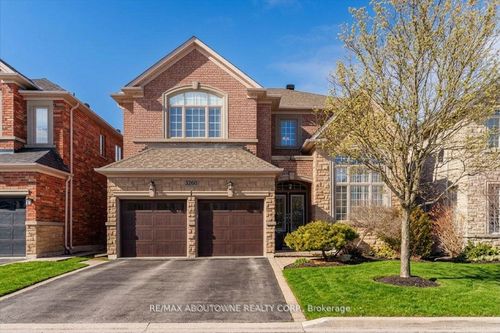 3260 Ribble Cres, Oakville, ON, L6M0B1 | Card Image