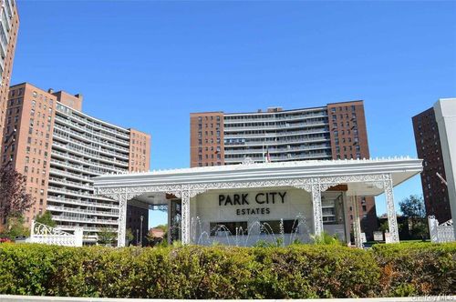 5e-61-15 98th Street, New York, NY, 11374 | Card Image