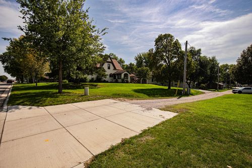 301 E Depue Ave, Olivia, MN, 56277-1438 | Card Image