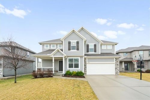 19023 W 168th St, Olathe, KS, 66062-3711 | Card Image