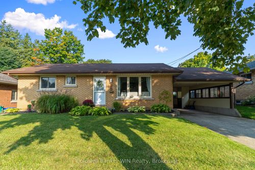 289 Birmingham St E, Mount Forest, ON, N0G2L2 | Card Image