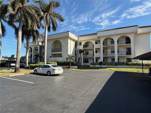 apt-101-700 Valley Stream Dr, NAPLES, FL, 34113-4102 | Card Image