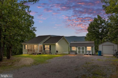 185 Buck Run Ln, FORT VALLEY, VA, 22652-2812 | Card Image