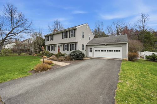 30 Parkview Dr, South Hadley, MA, 01075-2161 | Card Image