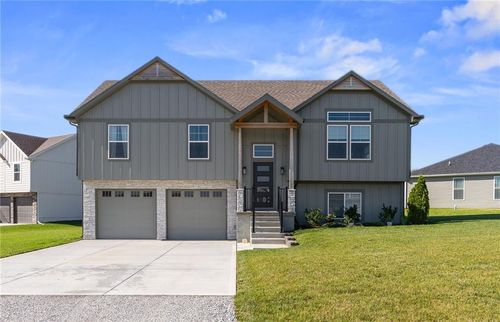 462 Se 90th Rd, Warrensburg, MO, 64093-7979 | Card Image