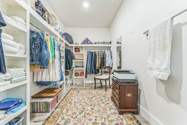 Spacious closets. | Image 21