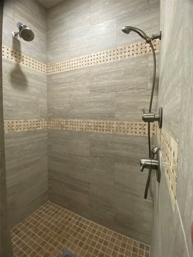 Walk in shower | Image 21