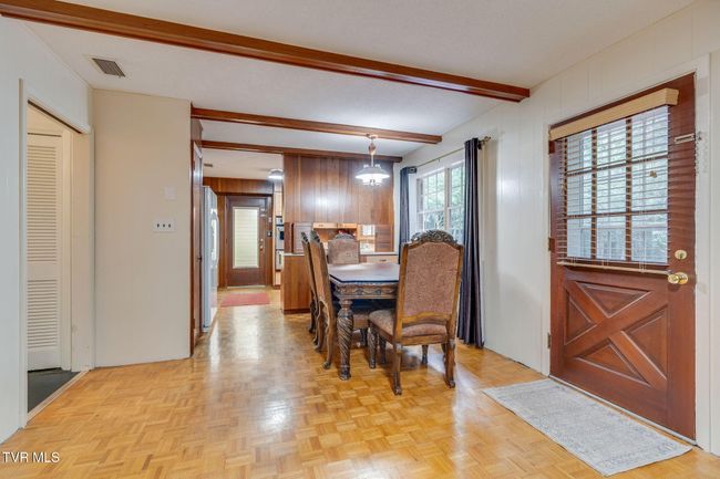 Upstairs: Informal Dining | Image 25