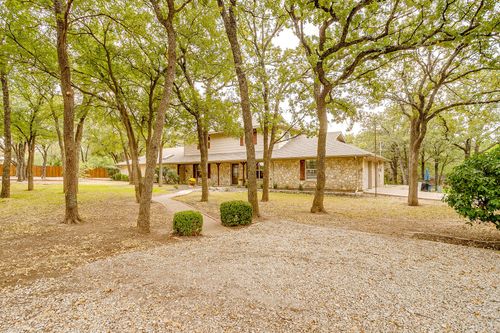 422 Woodcreek Ct, Granbury, TX, 76049-7775 | Card Image