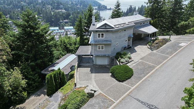 5860 Falcon Road, House other with 5 bedrooms, 3 bathrooms and 2 parking in West Vancouver BC | Image 26