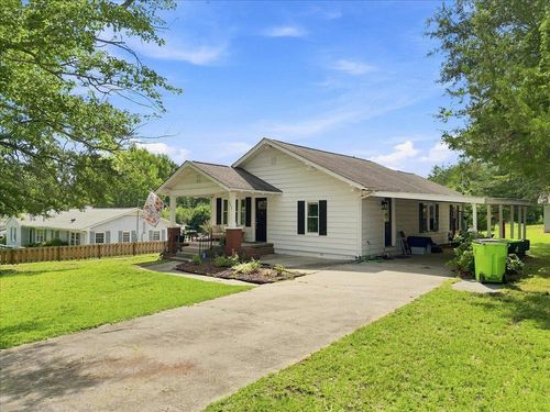 102 Edgewood Ave, Landrum, SC, 29356-1703 | Card Image