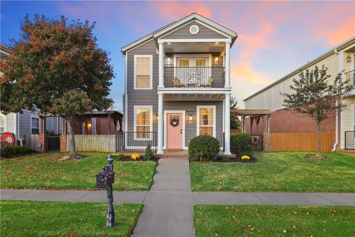 4198 W Bradstreet Ln, Fayetteville, AR, 72704-7541 | Card Image