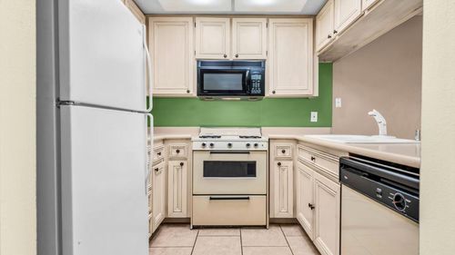 44 Lakeview Cir, Cathedral City, CA, 92234-6056 | Card Image