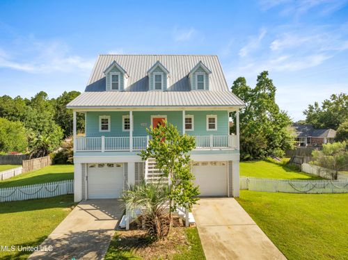 15008 Dismuke Ave, Biloxi, MS, 39532-5734 | Card Image