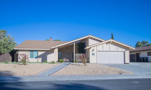 1018 N Sierra View St, Ridgecrest, CA, 93555-3016 | Card Image