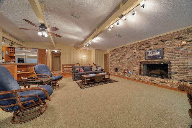 318 Hideaway Lane Central, House other with 3 bedrooms, 3 bathrooms and null parking in Hideaway TX | Image 11