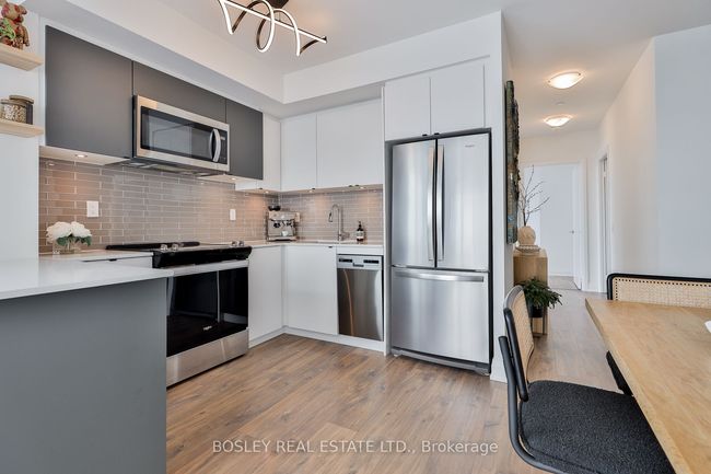 2109 - 1461 Lawrence Ave W, Condo with 3 bedrooms, 3 bathrooms and null parking in Toronto ON | Image 11