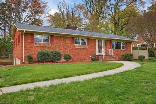 113 Green Valley Road, Greensboro, NC, 27408 | Card Image