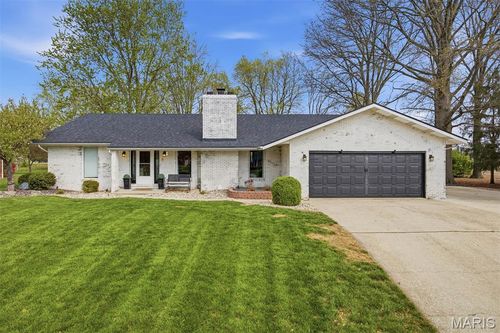 484 Pike Dr W, Highland, IL, 62249-1776 | Card Image