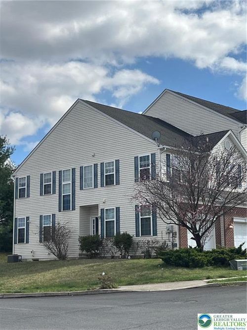5232 Spring Ridge Dr E, Macungie, PA, 18062-9585 | Card Image