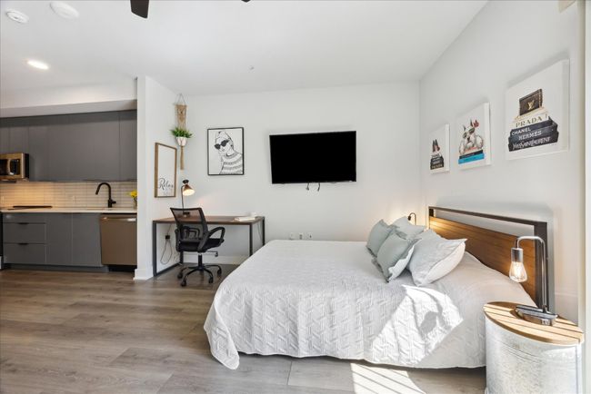 Spacious open floor plan | Image 9