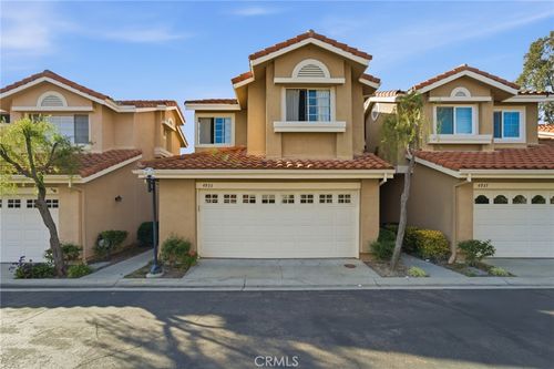 4933 Santo Dr, Oak Park, CA, 91377-5577 | Card Image