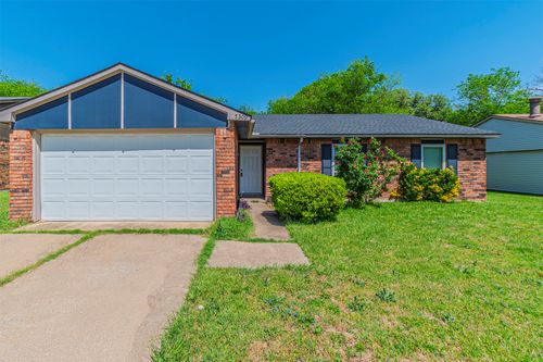 7309 Ashcrest Ln, Dallas, TX, 75249-1101 | Card Image