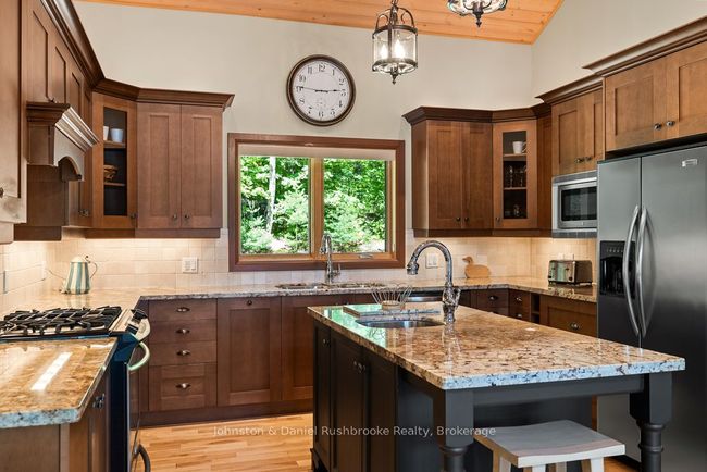 2 - 1086 Brackenrig Rd, House other with 3 bedrooms, 2 bathrooms and 4 parking in Port Carling ON | Image 11