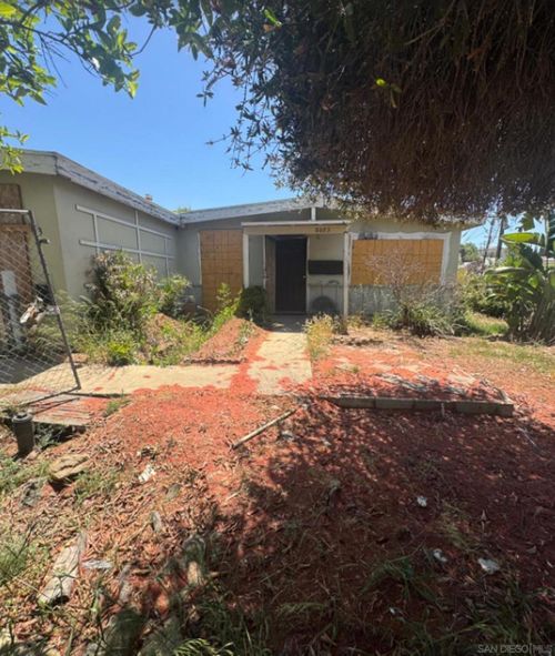 8603 Eileen St, Spring Valley, CA, 91977-3817 | Card Image