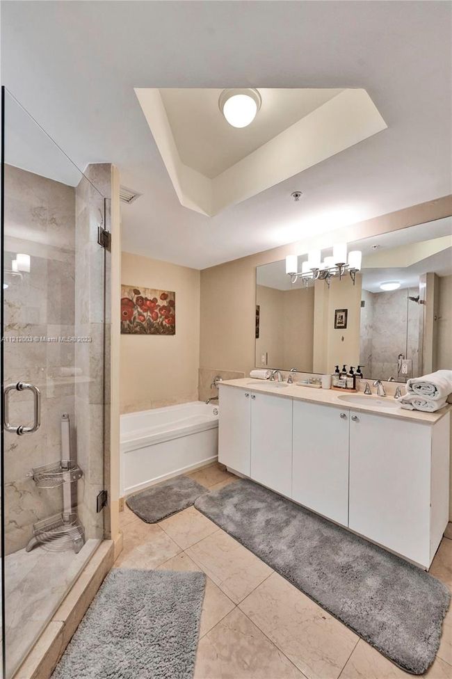 APT-806 - 17555 Atlantic Blvd, Condo with 2 bedrooms, 2 bathrooms and null parking in Sunny Isles Beach FL | Image 21