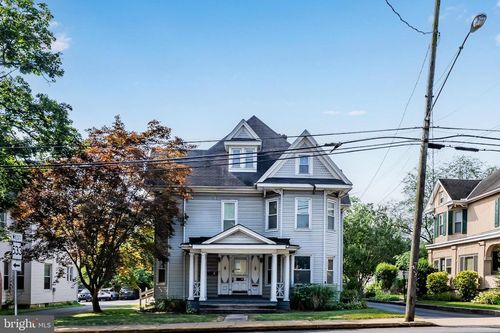 302 W King St, SHIPPENSBURG, PA, 17257-1664 | Card Image