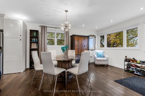 21 Lakeside Dr, Grimsby, ON, L3M2K9 | Card Image