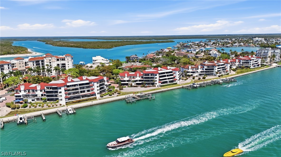 Residential in Naples 3