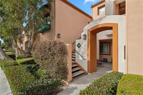 440 Villa Point Dr, Newport Beach, CA, 92660-6240 | Card Image