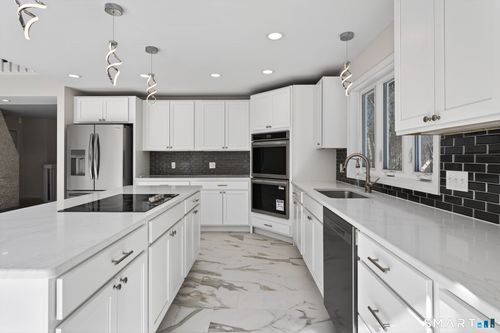 44 Chamberlain Hill Rd, Middletown, CT, 06457-5643 | Card Image