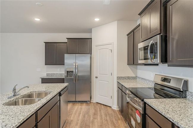 5901 Crossview Dr, House other with 3 bedrooms, 3 bathrooms and null parking in Kernersville NC | Image 4