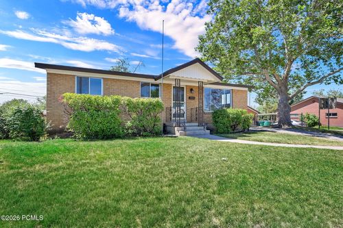 106 N 700 N, Clearfield, UT, 84015 | Card Image