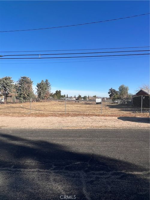 19 Live Oak Ct, Hesperia, CA, 92345 | Card Image